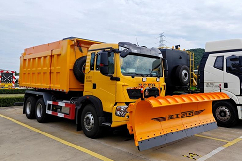 Road Sweeper Truck (Snow Plow Truck)