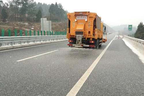 Snow Melt Spreader Truck